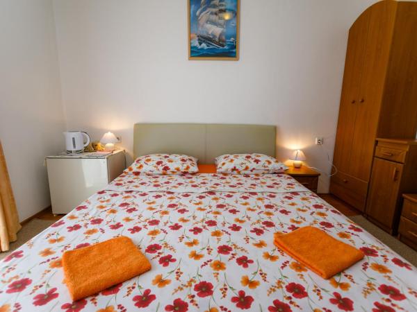 Holiday House Snjezana : photo 2 de la chambre chambre double avec balcon