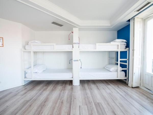 Safestay Madrid Central : photo 3 de la chambre lit dans dortoir mixte de 4 lits avec salle de bains privative