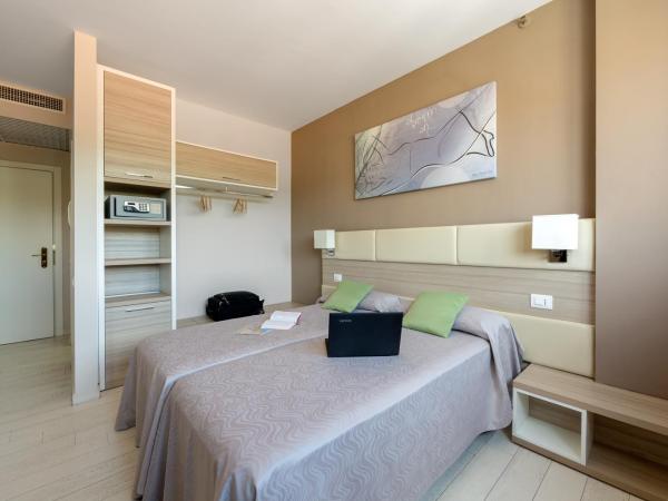 Hotel Cristina : photo 2 de la chambre chambre double ou lits jumeaux