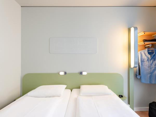 ibis budget Muenchen City Olympiapark : photo 5 de la chambre chambre lits jumeaux