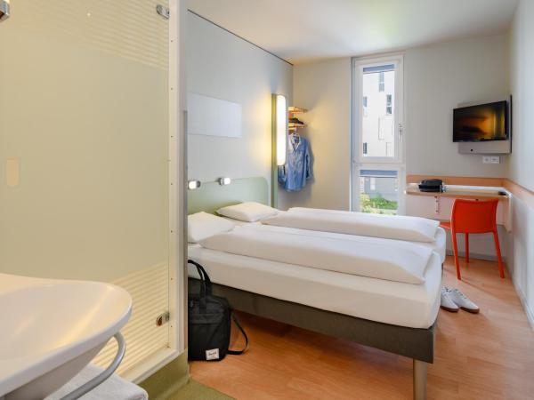 ibis budget Muenchen City Olympiapark : photo 7 de la chambre chambre lits jumeaux