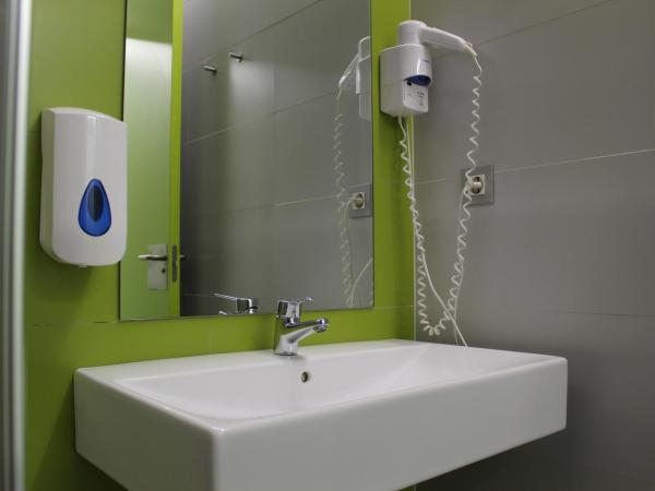 UBA Hostel : photo 4 de la chambre chambre lits jumeaux