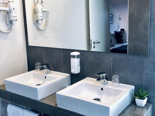 Hotel Botanico de Coimbra : photo 2 de la chambre chambre familiale (4 adultes)