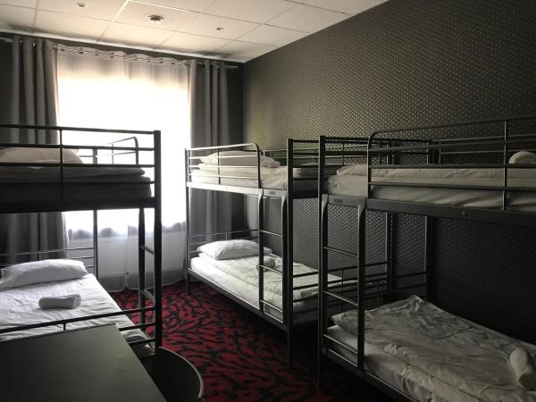 Loft Car Factory : photo 3 de la chambre grande chambre familiale