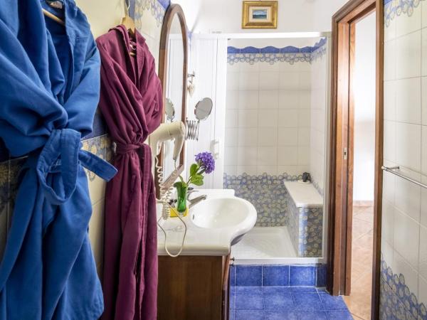 Villa Monica B&B : photo 4 de la chambre chambre double - vue sur mer