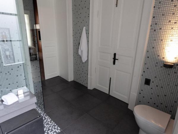 Mumedi Design Hotel : photo 3 de la chambre suite lit king-size avec balcon