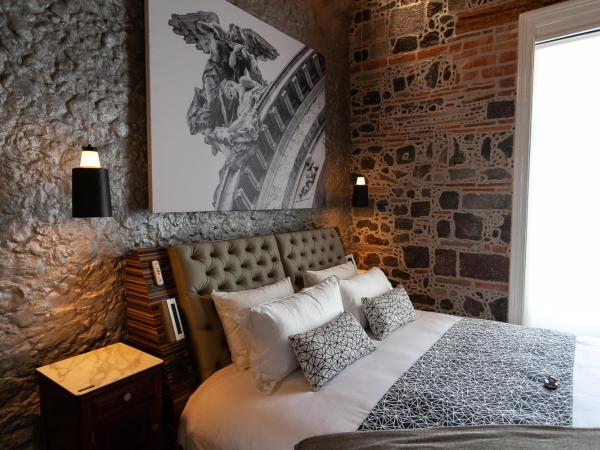 Mumedi Design Hotel : photo 4 de la chambre suite lit king-size avec balcon