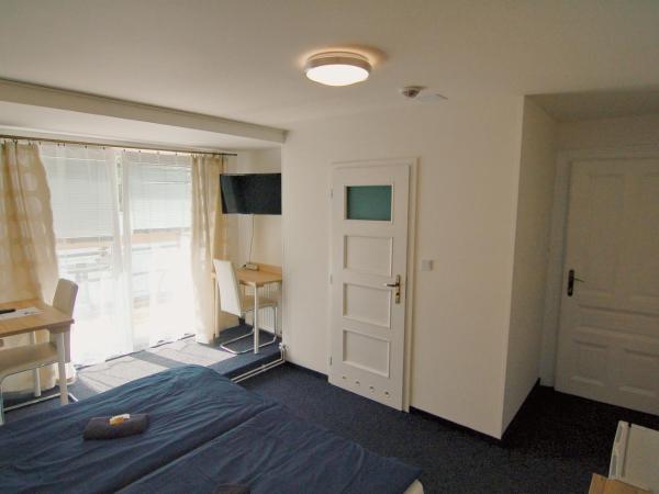 APARTHOTEL VÍTKOVICE : photo 3 de la chambre appartement avec balcon