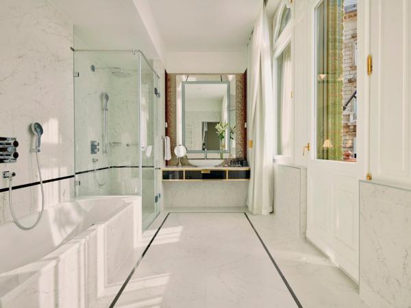 Párisi Udvar Hotel Budapest, part of Hyatt : photo 5 de la chambre suite d'angle