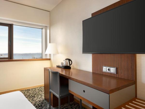 Ramada by Wyndham Lisbon : photo 4 de la chambre chambre lit double supérieure - non-fumeurs - vue sur fleuve
