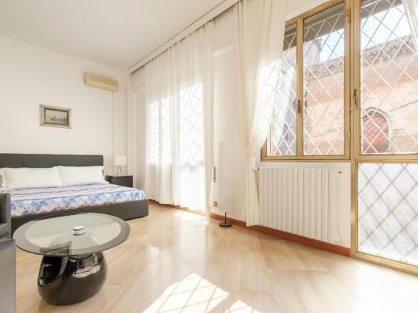 Cristina Rossi Bed&Breakfast : photo 4 de la chambre chambre double avec salle de bains commune