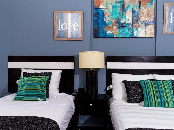 Santa Fe Studios And Suites : photo 7 de la chambre appartement avec salle de bains commune