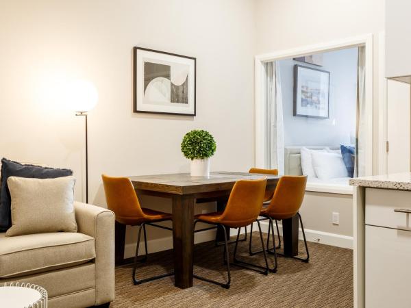 Parc Avenue Lofts : photo 1 de la chambre appartement - p1-102