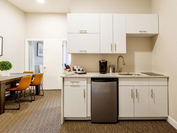 Parc Avenue Lofts : photo 4 de la chambre appartement - p1-102