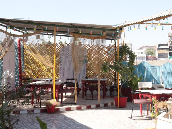 Govind Hotel : photo 3 de la chambre chambre quadruple Économique avec salle de bains commune