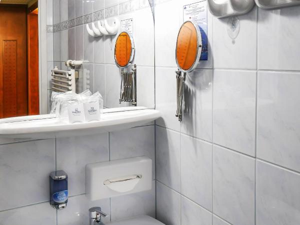 Hotel Silver : photo 3 de la chambre one-bedroom apartment with balcony - main building