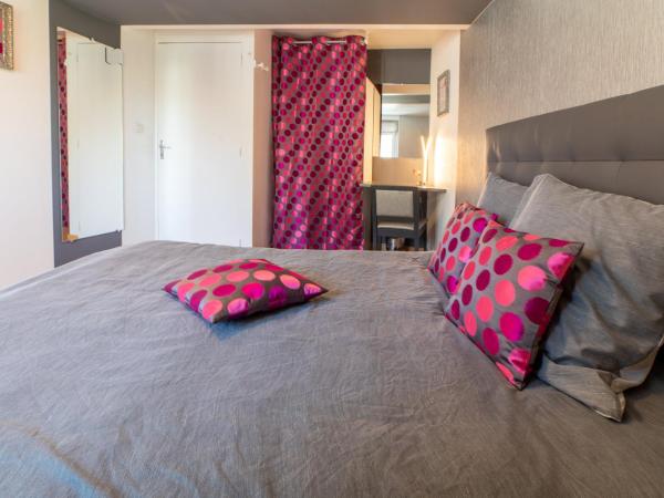 Le Félix Grat - LAVALOC : photo 2 de la chambre chambre double avec salle de bains commune