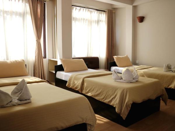 Hotel Yala Peak : photo 1 de la chambre chambre triple standard