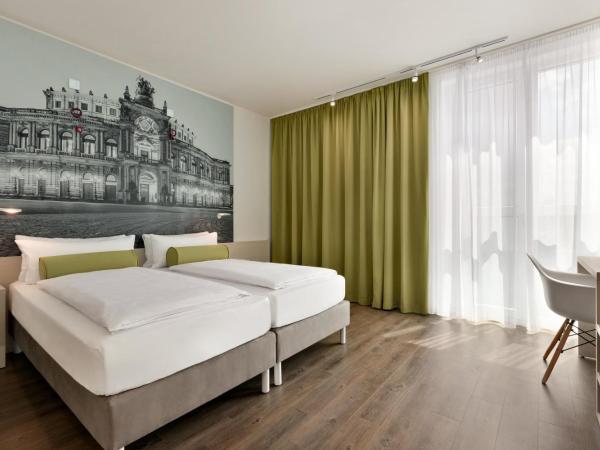 Super 8 by Wyndham Dresden : photo 1 de la chambre chambre double - accessible aux personnes à mobilité réduite