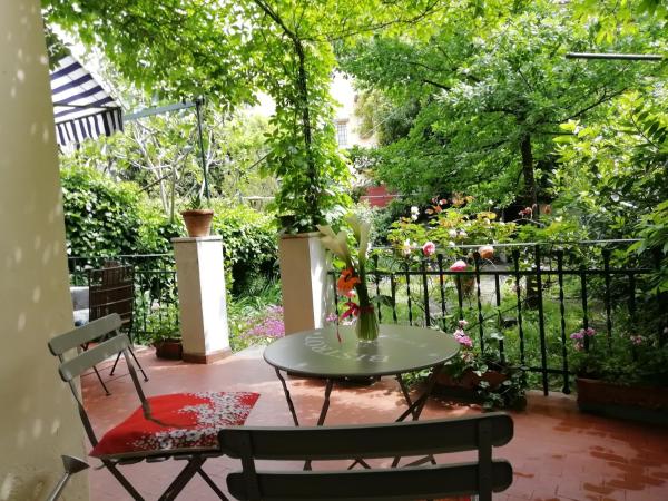 Rooms by Anna : photo 9 de la chambre chambre double avec salle de bains privative