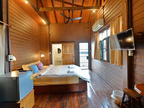 Huan Kawin Est.58 Lanna Home & Collection : photo 1 de la chambre chambre double deluxe avec balcon