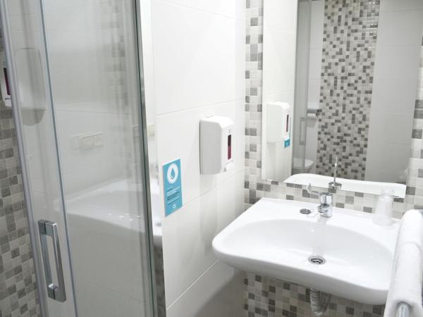 Alda Puerta Coruña : photo 9 de la chambre chambre double