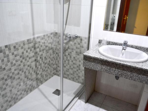 Alda Puerta Coruña : photo 1 de la chambre chambre triple