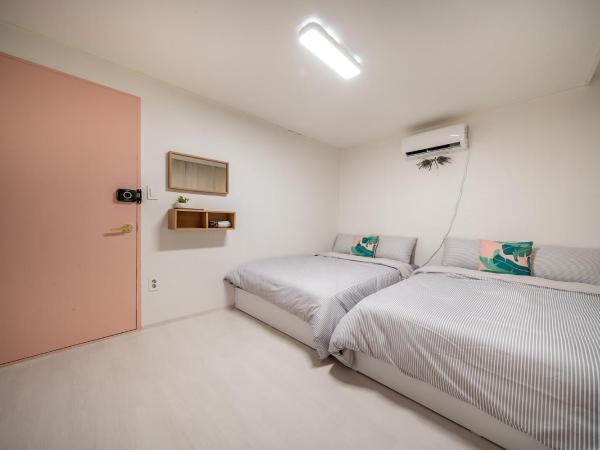 YAB-GuestHouse, FemaleOnly, ForeignOnly : photo 8 de la chambre chambre double ou lits jumeaux - réservée aux femmes