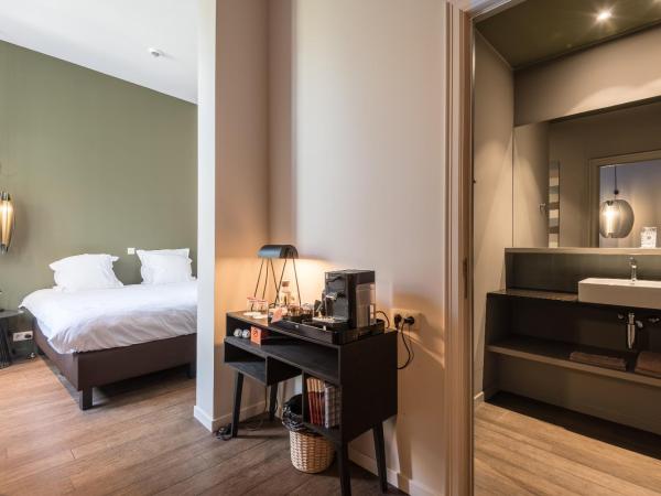 Zakske13 - Design Boutique B&B in Bruges city centre : photo 6 de la chambre chambre double - vue sur jardin