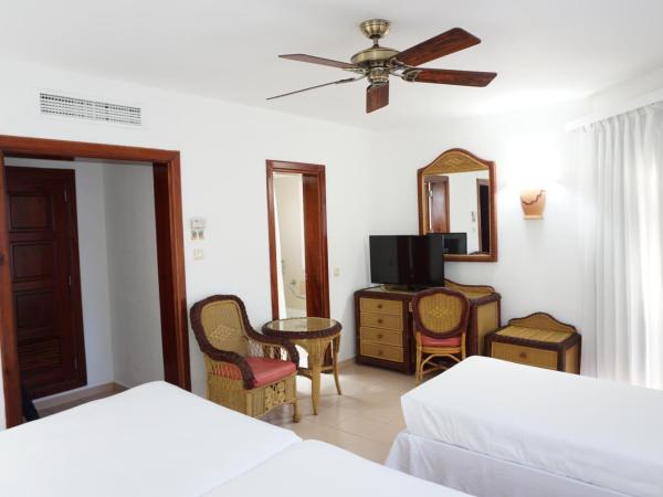 Playabachata : photo 3 de la chambre chambre familiale (3 adultes + 2 enfants)