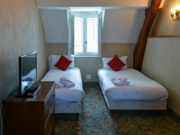 Hotel De Gramont : photo 5 de la chambre suite familiale