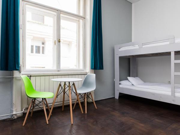 2B Hostel & Rooms : photo 4 de la chambre lit dans dortoir mixte de 4 lits