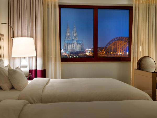 Hyatt Regency Köln : photo 3 de la chambre chambre lits jumeaux avec vue sur rhin