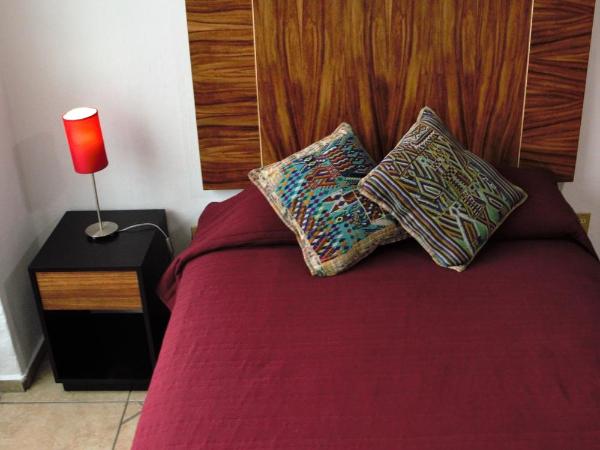 Hostel Lit Guadalajara : photo 6 de la chambre chambre double avec salle de bains privative