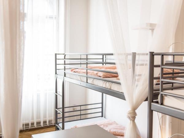 Avenue Hostel : photo 4 de la chambre lit dans dortoir pour femmes de 8 lits avec salle de bains privative