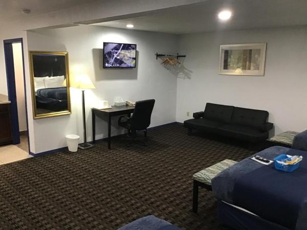 Budget Inn & Suites : photo 5 de la chambre chambre triple deluxe