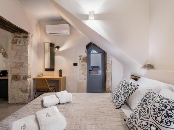 Aoria Estate Old Port : photo 4 de la chambre suite junior avec balcon