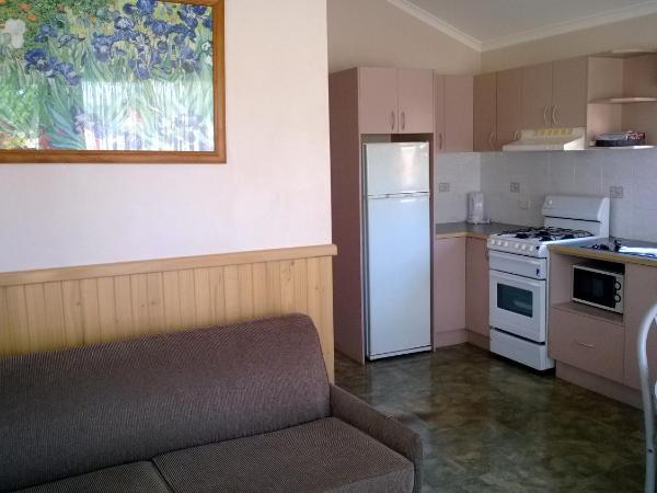 Canberra Carotel Motel : photo 5 de la chambre villa familiale