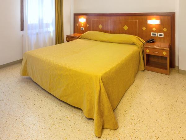 Hotel Adriatico : photo 7 de la chambre chambres communicantes