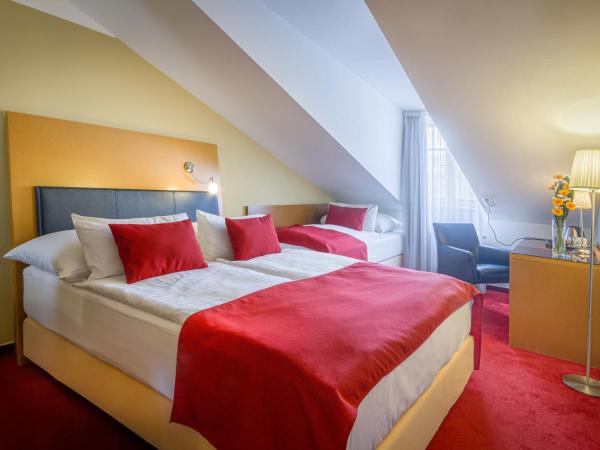 Theatrino Hotel : photo 2 de la chambre chambre double avec lit d'appoint