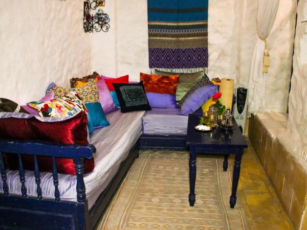 Riad Lunetoile : photo 3 de la chambre chambre lits jumeaux avec salle de bains commune