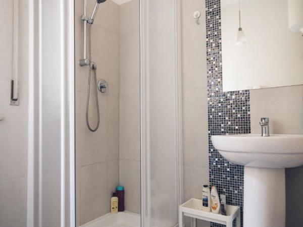 Pisacentro Guest House : photo 5 de la chambre chambre double standard avec salle de bains commune