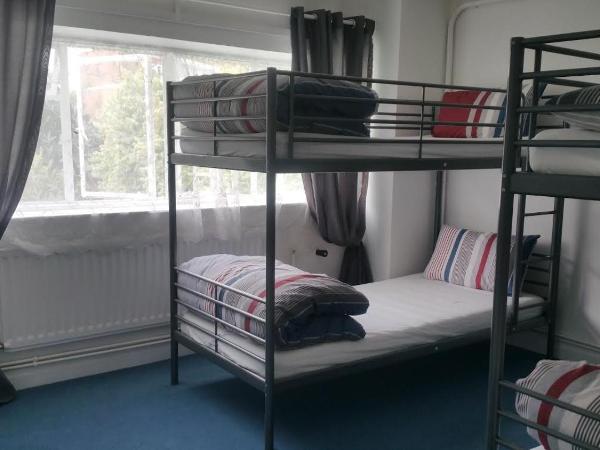 The Queens Hostel : photo 3 de la chambre lit dans dortoir mixte de 4 lits