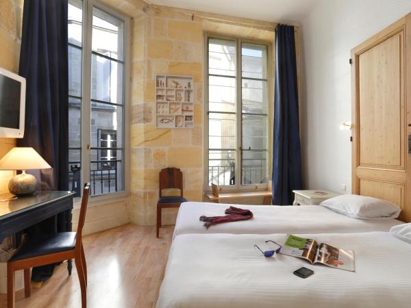 Hôtel La Tour Intendance : photo 9 de la chambre chambre double supérieure