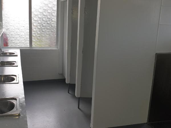 Camellia Court Family Motel : photo 9 de la chambre cabine triple Économique avec salle de bains commune