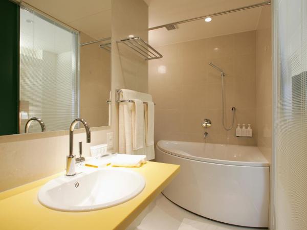 Oriental Hotel Hiroshima : photo 7 de la chambre executive twin room high floor 30㎡ - non-smoking