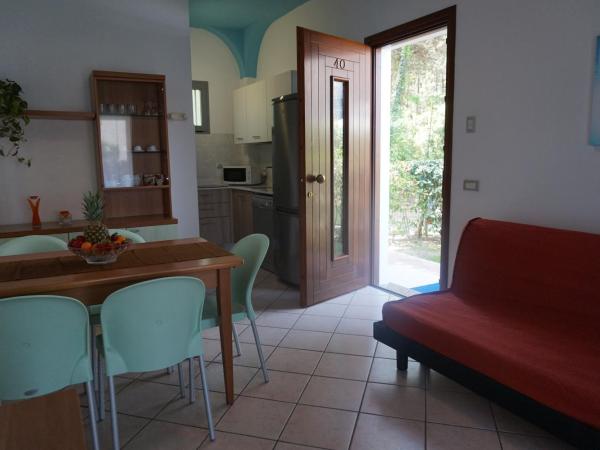 Villaggio Mare Blu : photo 1 de la chambre suite 2 chambres
