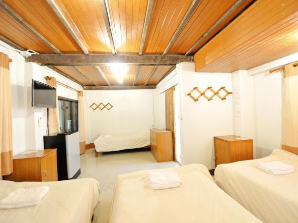 Huan Kawin Est.58 Lanna Home & Collection : photo 1 de la chambre chambre quadruple avec salle de bains privative