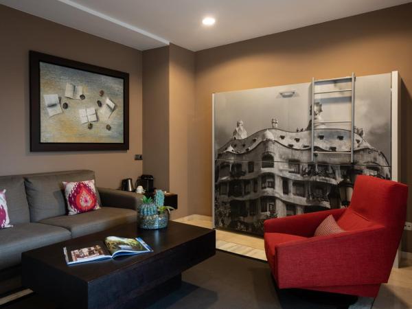 Catalonia Gracia : photo 3 de la chambre suite avec terrasse