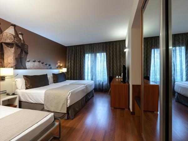 Catalonia Gracia : photo 1 de la chambre chambre triple